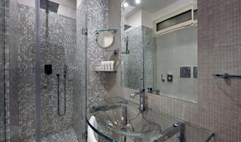 1 queen bed, non-smoking, sea view