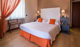 1 queen bed, sea view, terrace