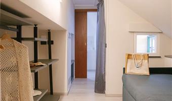 1 queen and 1 single, non-smoking, deluxe room, sea view, two balconies, two bathrooms