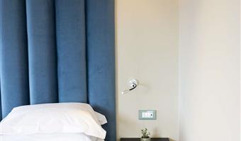 1 king size bed and 1 double sofa bed, non-smoking rooms, junior suite, top floor, living room, balcony