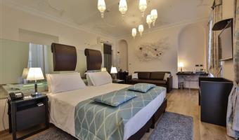 1 queen bed, junior suite, free internet