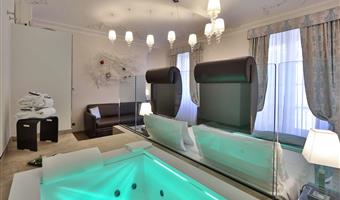 1 queen bed, junior suite, free internet