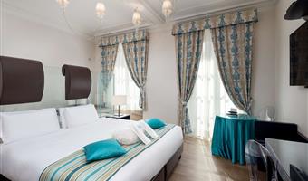 1 queen bed, junior suite, free internet