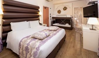 1 queen 2 single beds, classic room, free internet access