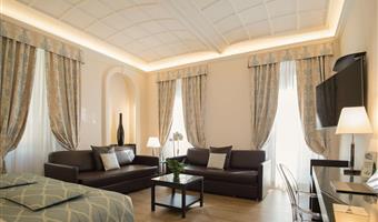 1 queen 2 single beds, classic room, free internet access