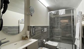 apartment - 2 queen 2 single beds, non-smoking, three bedrooms, two levels, exercise bike, turkish bath, kitchen