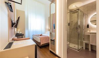 1 queen bed, non-smoking, comfort room