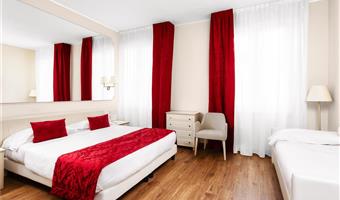 1 queen size bed convertible in twin beds, comfort room