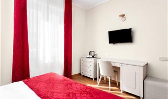 1 queen size bed convertible in twin beds, comfort room