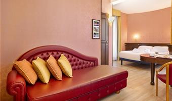 1 queen bed, non-smoking, junior suite