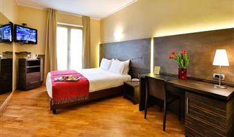 1 king 1 single, non-smoking, family room, one extra bed, city view, safe, kettle