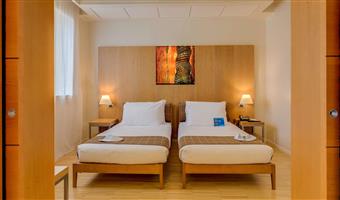 1 king bed, junior suite, lounge area