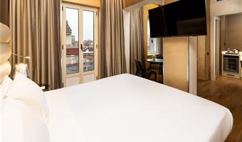 1 queen bed, deluxe room, balcony, espresso machine, wi-fi
