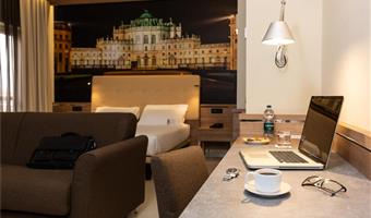 1 queen bed, deluxe room, balcony, espresso machine, wi-fi