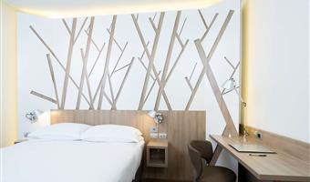 1 queen bed, non-smoking, comfort room, parquet floor