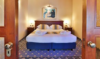 1 king bed, imperial suite, living area