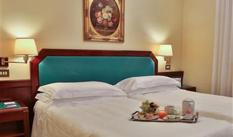 2 single beds, standard room