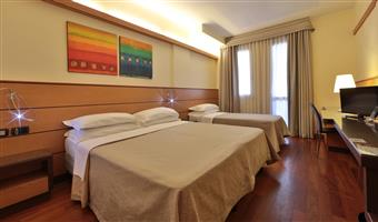 1 queen 2 single beds, classic room in annex building