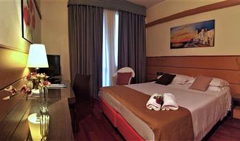 1 queen bed, classic room in annex building