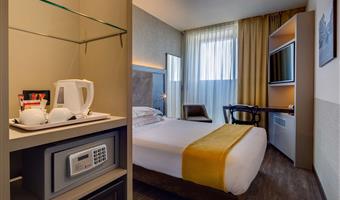 1 double bed, non-smoking, standard room, french size bed 140 cm