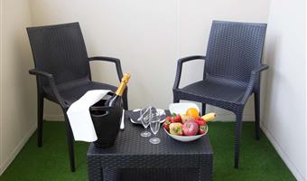 1 queen bed, non-smoking, superior room