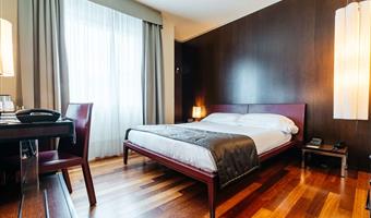 1 queen bed, executive room, wi-fi, free pay tv