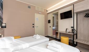 1 king bed, classic room, twin on request