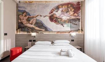 1 queen bed, comfort room