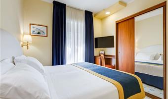 1 queen bed, economy room