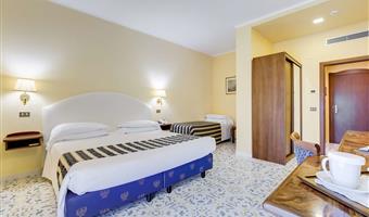 1 queen bed, economy room, bunk beds for two people