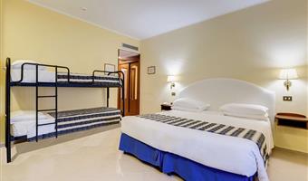 1 queen bed, economy room, bunk beds for two people