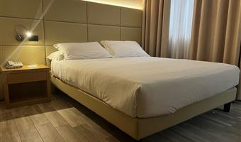 1 king bed, superior room, vip courtesy set, free mini bar