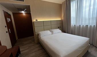 1 double bed, non-smoking, superior room, french size bed 140 cm