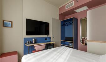 1 double bed, french size, economy room