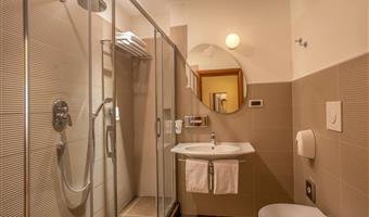 1 king bed, deluxe room, vip courtesy set, relax corner, hifi and dvd player, free room service