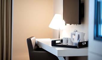 1 king bed, comfort room, free wireless internet