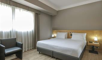 1 king 1 single, economy room, convertible into two twin beds, wi-fi