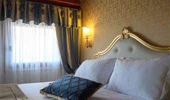 1 single bed, non-smoking, french bed