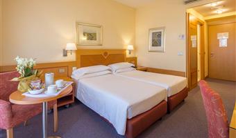 2 single beds, classic room, balcony
