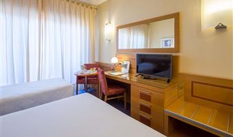 1 king bed, one extra single bed, classic triple room