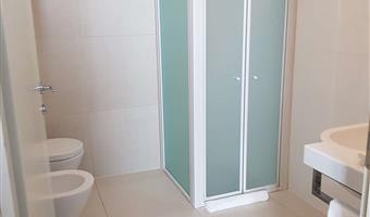 1 single bed, comfort room