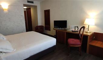 1 king bed, superior room