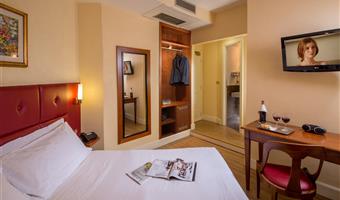 1 queen bed, comfort room, twin beds on request