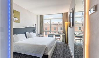 1 king bed, comfort room, twin on request, wi-fi, coffee and tea maker, bathrobe and slippers