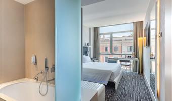 1 king bed, comfort room, twin on request, wi-fi, coffee and tea maker, bathrobe and slippers