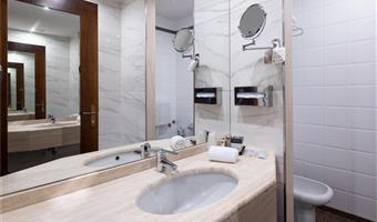 1 queen bed, non-smoking room, comfort room