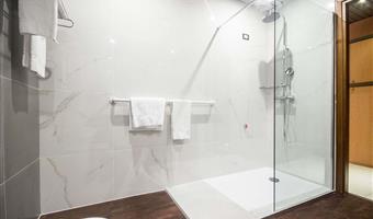 1 queen bed, non-smoking room, comfort room