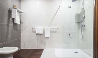 1 queen bed, non-smoking room, comfort room