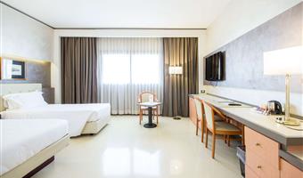 1 queen and 1 single, non-smoking, third extra bed for child up to 12 years, comfort plus