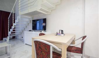 apartment - 2 queen beds, separate building, two levels, two bedrooms, 2 bathrooms, sofabed, balcony